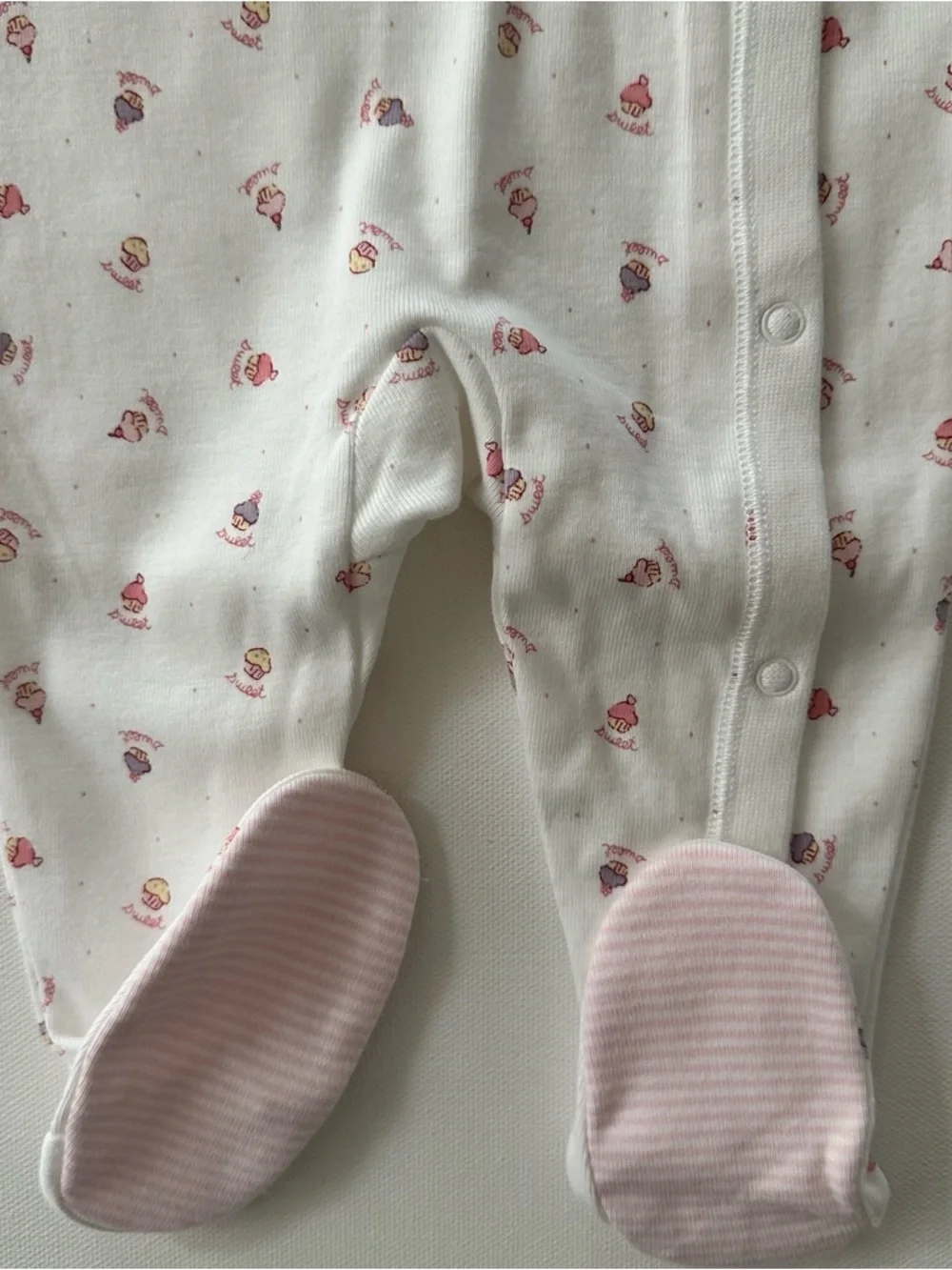 Gymboree Vintage 3-6 Months Baby Girl One-Piece Footie & Hat Set Cupcake NWT